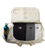 71245119_The North Face Base Camp Duffel M white dune/tnf white