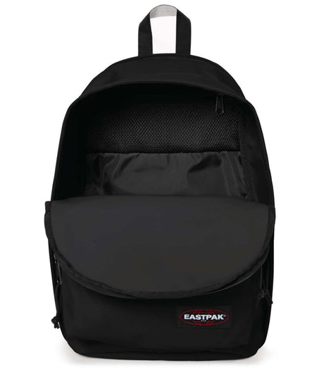 71151646_Eastpak Back To Work blakout bw