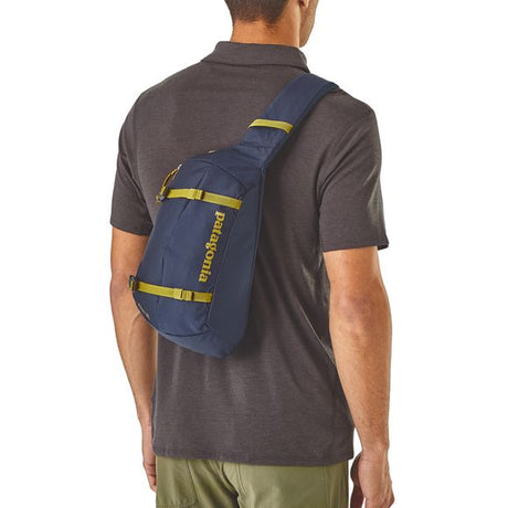 71132402_Patagonia Atom Sling 8L classic navy classic