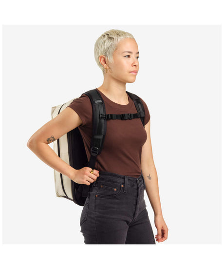 71233871_Chrome Ruckas Backpack 23L natural