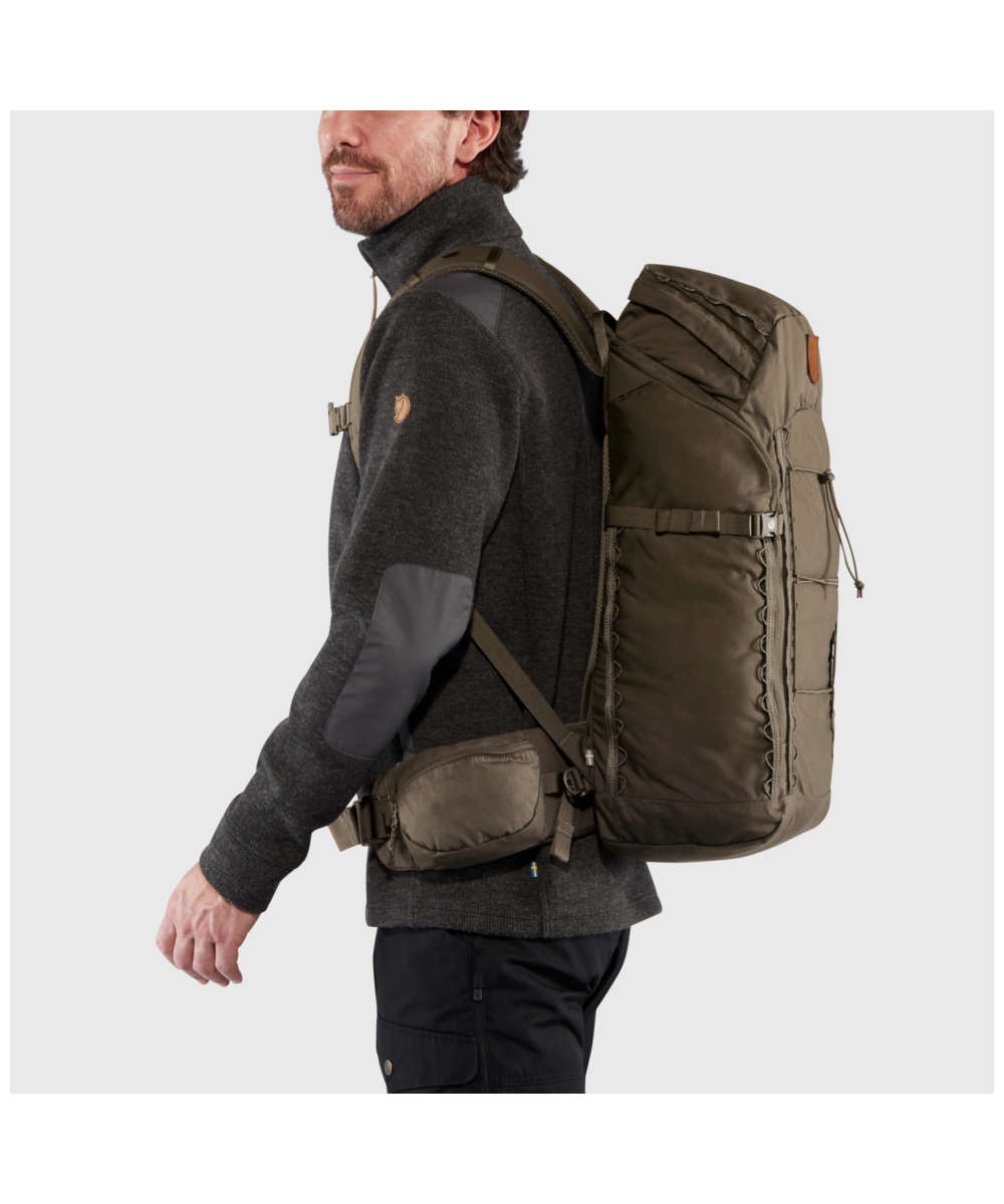 71149116_Fjällräven Singi 28 dark olive