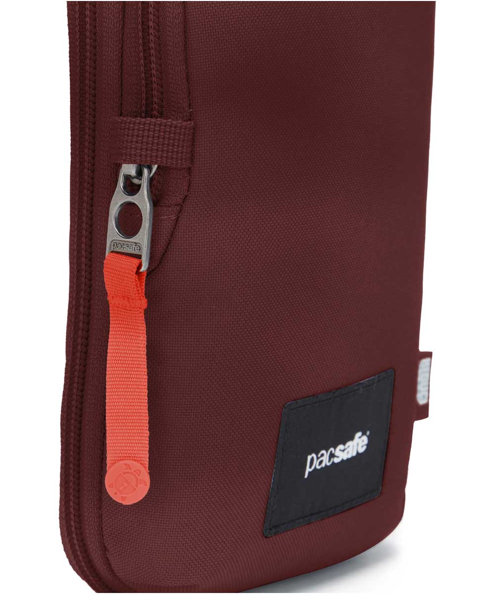 71245987_Pacsafe GO Tech Crossbody Anti-Diebstahl-Umhängetasche garnet red