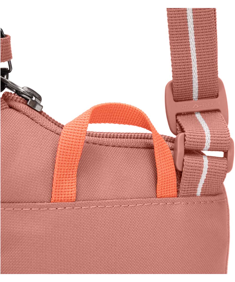 71245984_Pacsafe GO Tech Crossbody Anti-Diebstahl-Umhängetasche rose