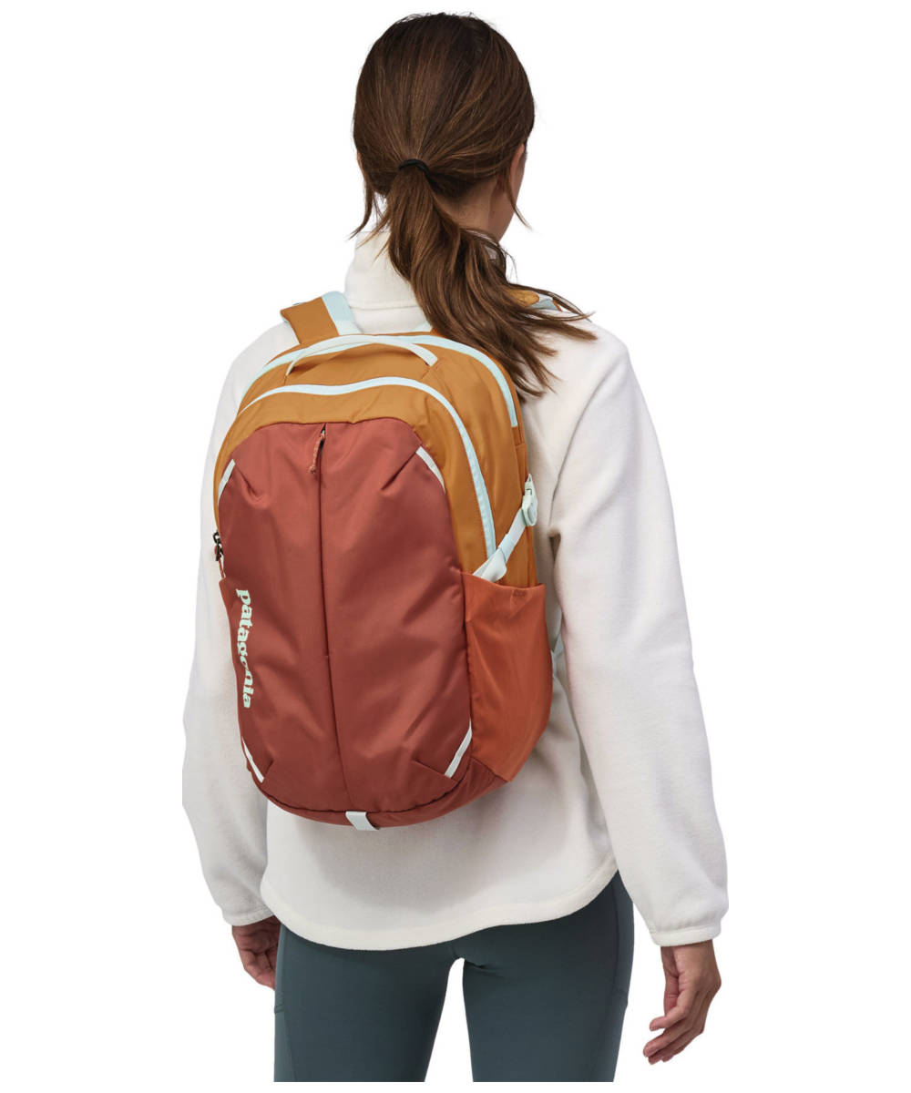 71240995_Patagonia Refugio Day Pack 26L sienna clay