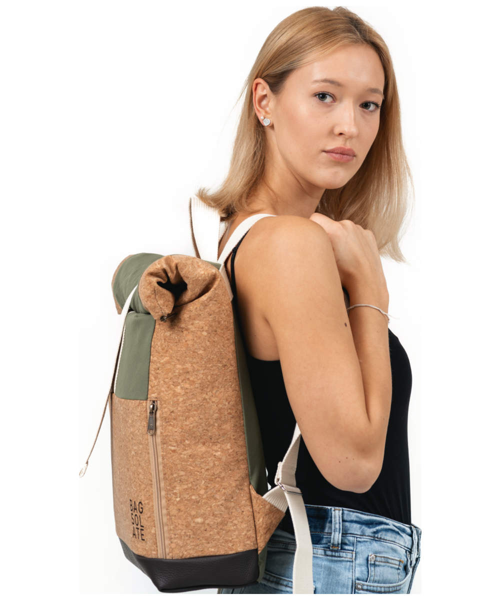 71242756_Bagsolate Rucksack pine green